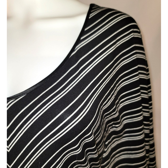 White House Black Market Striped Batwing Top - Size Medium - Picture 6 of 10
